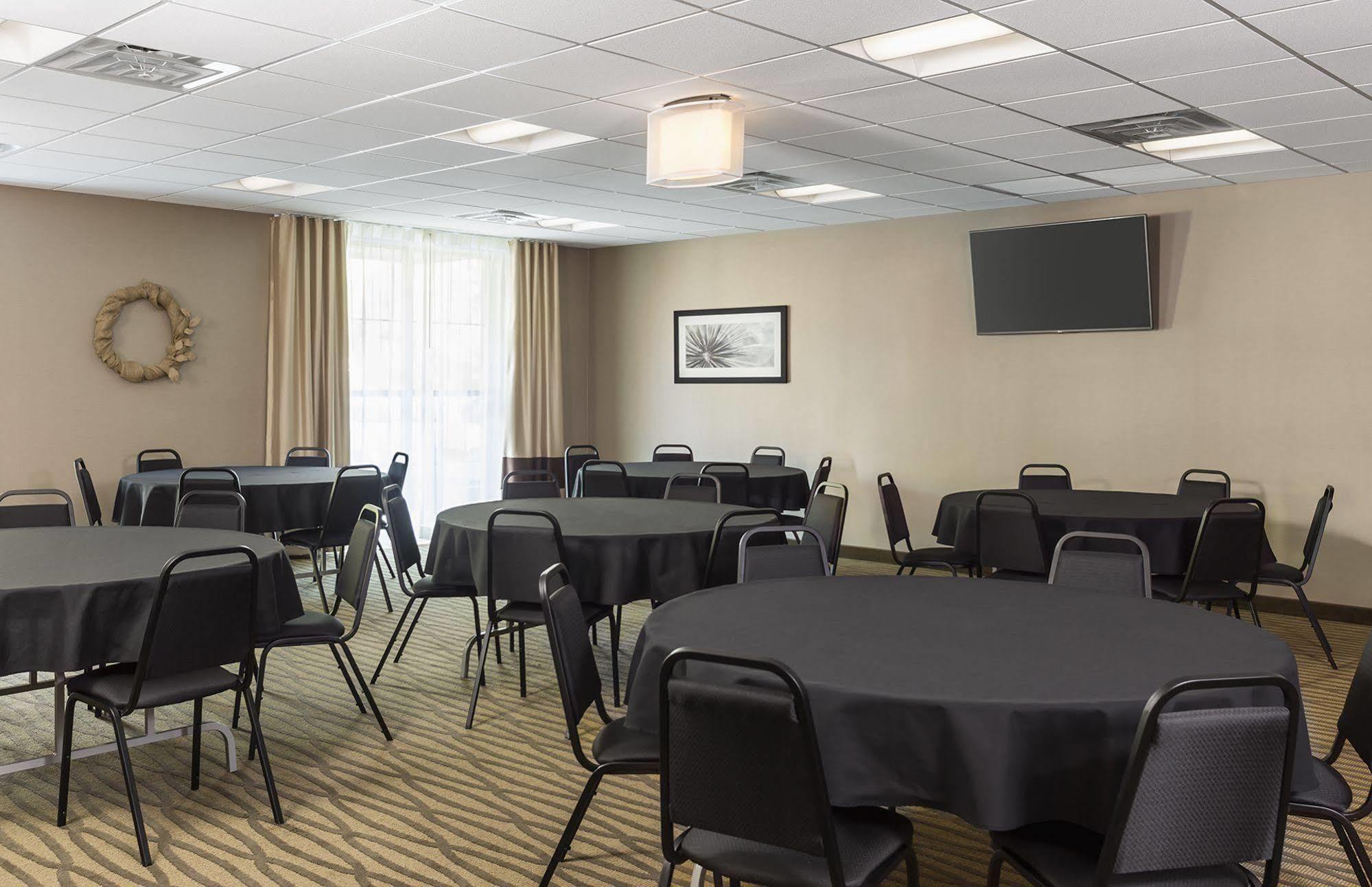 Comfort Suites Hartville-North Canton Uniontown Buitenkant foto